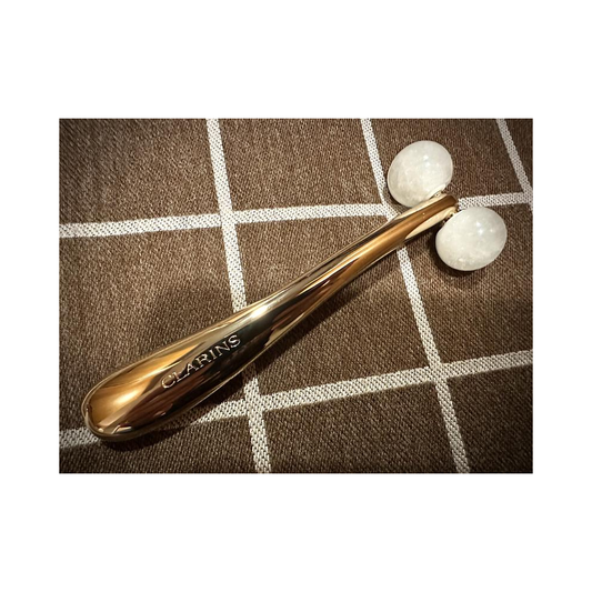 Clarins Masajeador Precious Le Roll-On - Attenza Panamá
