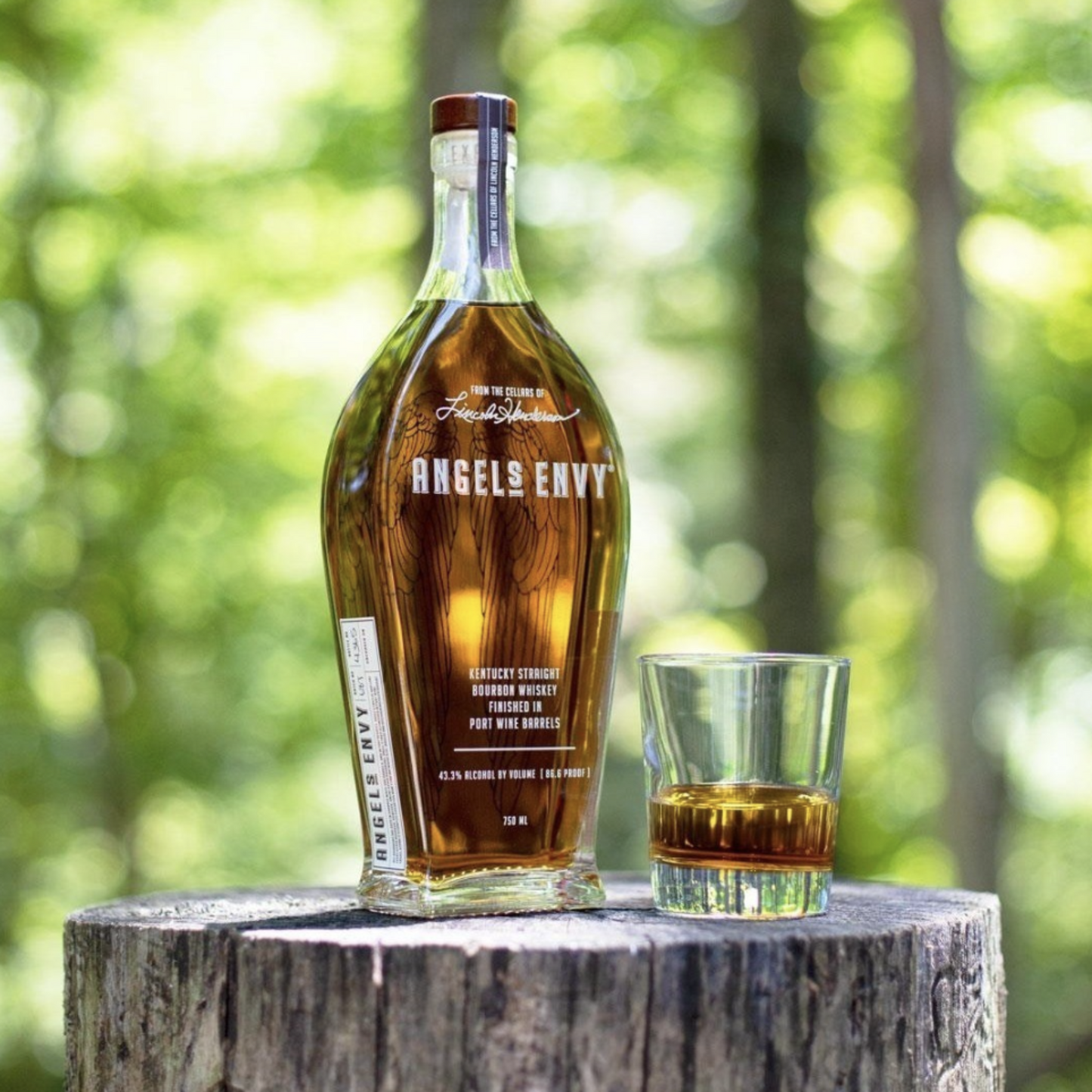 Angel’s Envy Kentucky straight bourbon whiskey finished in port wine barrels - Attenza.net