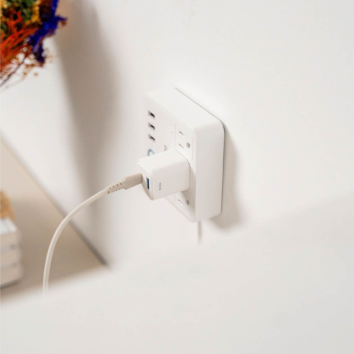 Cargador PowerPlug Mini 20W para USB-A - USB-C - Attenza Panamá